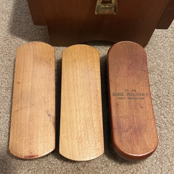 vintage shoe shine box with brushes over 50 years old - Picture 8 of 13